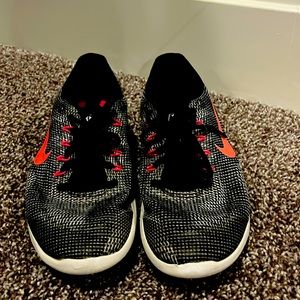 Nike shoes athletic running shoe, good condition